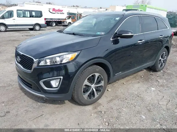 5XYPHDA53HG304583 2017 KIA SORENTO - Image 2