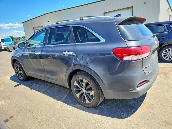 5XYPHDA53HG315566 2017 KIA SORENTO - Image 2