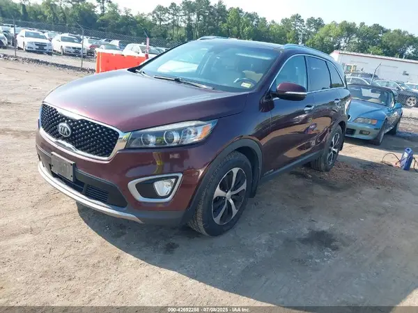 5XYPHDA53HG336658 2017 KIA SORENTO - Image 2