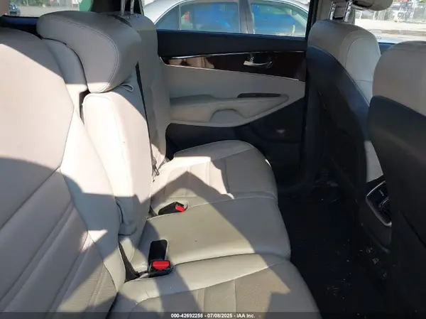 5XYPHDA53HG336658 2017 KIA SORENTO - Image 8