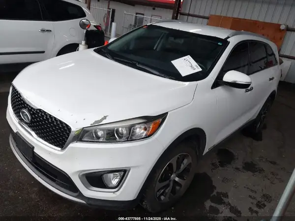 5XYPHDA53JG359797 2018 KIA SORENTO - Image 2
