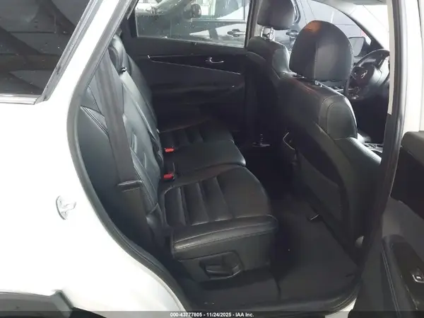 5XYPHDA53JG359797 2018 KIA SORENTO - Image 8
