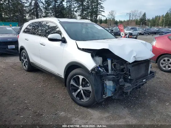 5XYPHDA53JG384120 2018 KIA SORENTO - Image 1