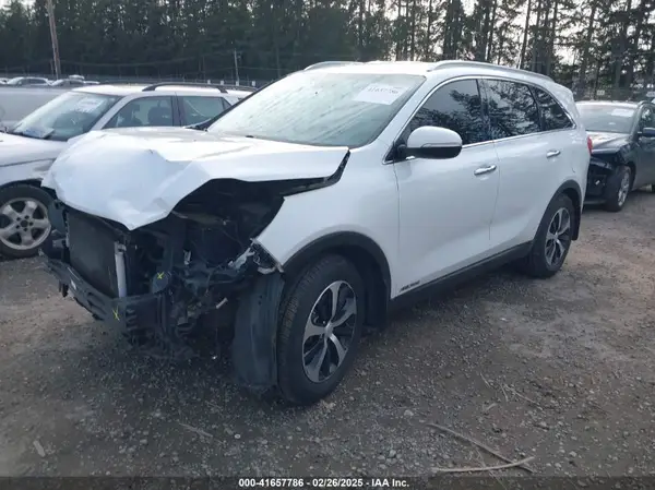 5XYPHDA53JG384120 2018 KIA SORENTO - Image 2