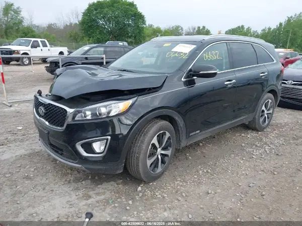 5XYPHDA53JG386482 2018 KIA SORENTO - Image 2