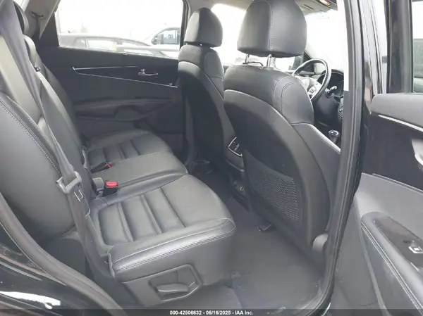 5XYPHDA53JG386482 2018 KIA SORENTO - Image 8