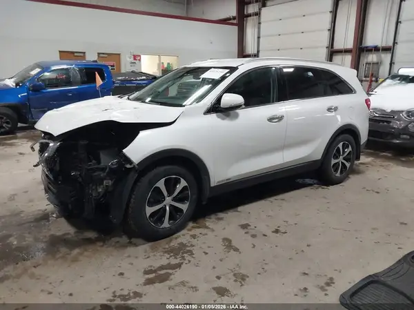 5XYPHDA53JG421425 2018 KIA SORENTO - Image 2