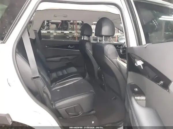 5XYPHDA53JG421425 2018 KIA SORENTO - Image 8