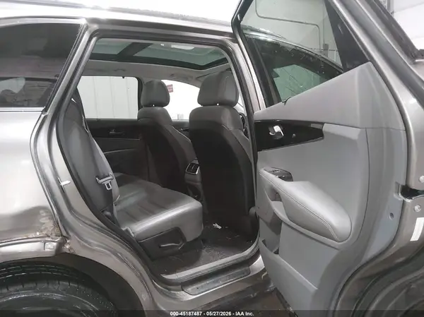 5XYPHDA54GG066757 2016 KIA SORENTO - Image 8