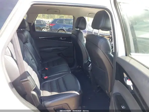 5XYPHDA54GG118050 2016 KIA SORENTO - Image 8