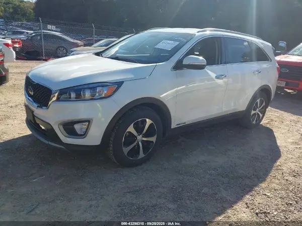 5XYPHDA54GG118128 2016 KIA SORENTO - Image 2