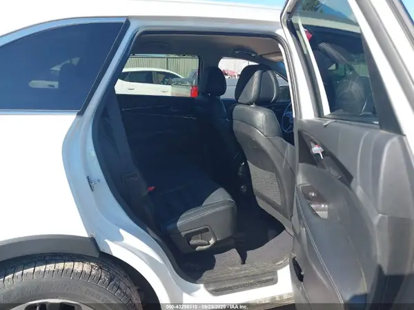 5XYPHDA54GG118128 2016 KIA SORENTO - Image 8