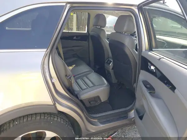 5XYPHDA54GG163134 2016 KIA SORENTO - Image 8