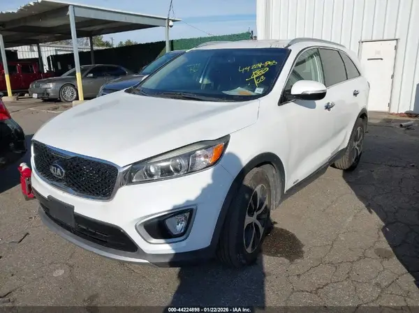 5XYPHDA54HG270105 2017 KIA SORENTO - Image 2