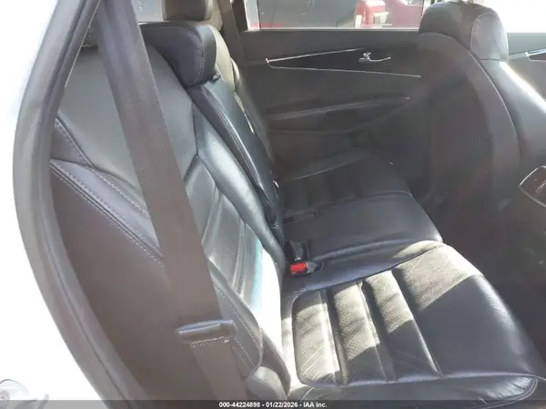 5XYPHDA54HG270105 2017 KIA SORENTO - Image 8