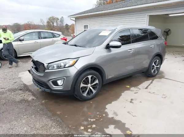 5XYPHDA54HG308805 2017 KIA SORENTO - Image 2