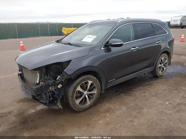 5XYPHDA54HG330559 2017 KIA SORENTO - Image 2