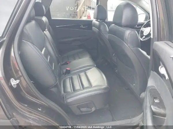 5XYPHDA54JG360439 2018 KIA SORENTO - Image 8