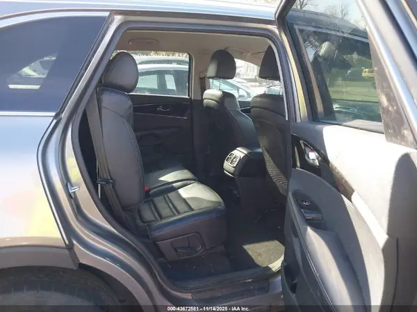 5XYPHDA54KG464124 2019 KIA SORENTO - Image 8