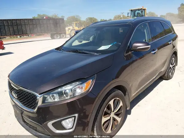 5XYPHDA55GG159786 2016 KIA SORENTO - Image 2