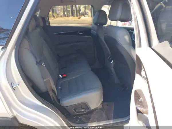 5XYPHDA55GG175678 2016 KIA SORENTO - Image 8