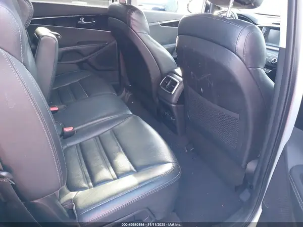 5XYPHDA55HG228249 2017 KIA SORENTO - Image 8
