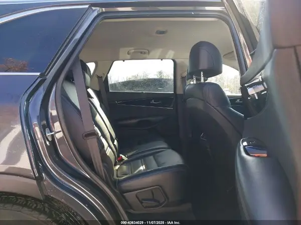 5XYPHDA55HG298124 2017 KIA SORENTO - Image 8