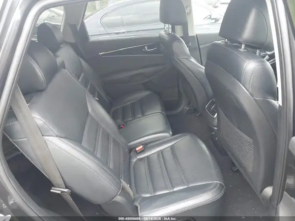 5XYPHDA55HG303032 2017 KIA SORENTO - Image 8