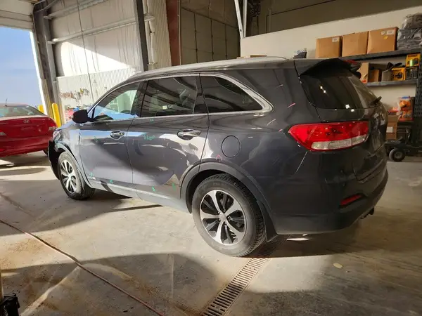 5XYPHDA55HG312569 2017 KIA SORENTO - Image 2