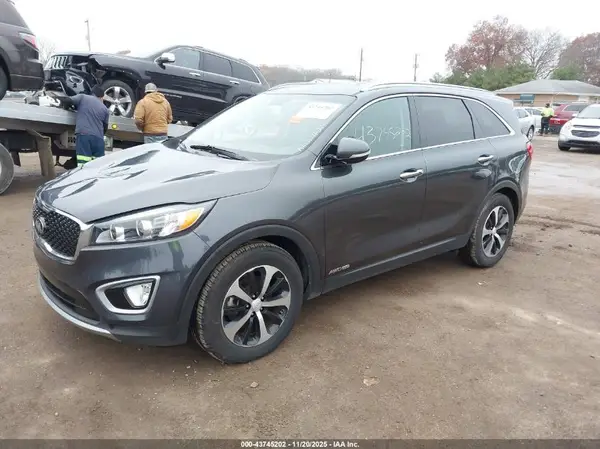 5XYPHDA55HG314550 2017 KIA SORENTO - Image 2