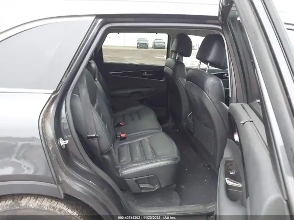 5XYPHDA55HG314550 2017 KIA SORENTO - Image 8