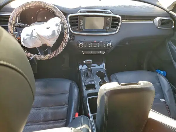 5XYPHDA55HG325547 2017 KIA SORENTO - Image 8