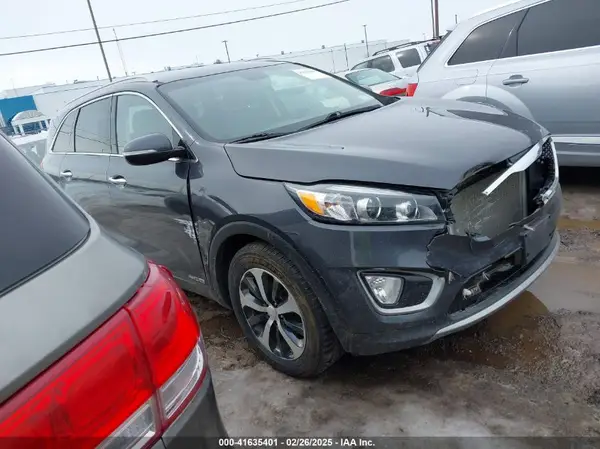 5XYPHDA55JG395314 2018 KIA SORENTO - Image 1