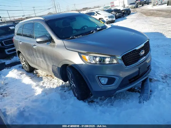 5XYPHDA55JG420454 2018 KIA SORENTO - Image 1