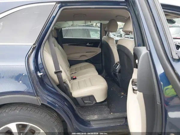 5XYPHDA55KG526145 2019 KIA SORENTO - Image 8