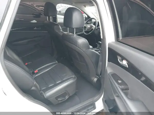 5XYPHDA55KG533869 2019 KIA SORENTO - Image 8