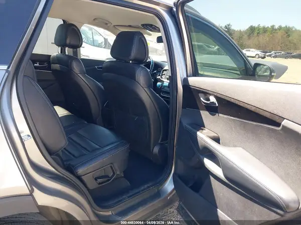 5XYPHDA56GG152765 2016 KIA SORENTO - Image 8