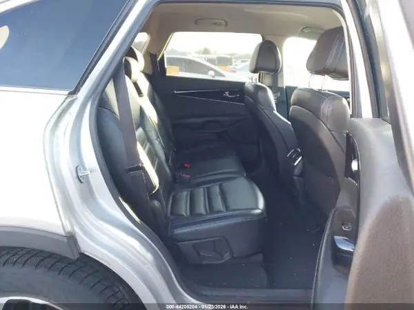 5XYPHDA56GG153396 2016 KIA SORENTO - Image 8