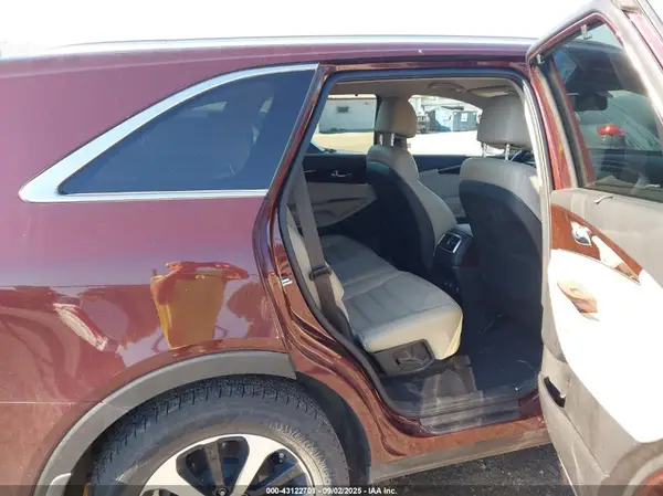 5XYPHDA56HG229166 2017 KIA SORENTO - Image 8