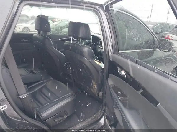 5XYPHDA56HG302875 2017 KIA SORENTO - Image 8