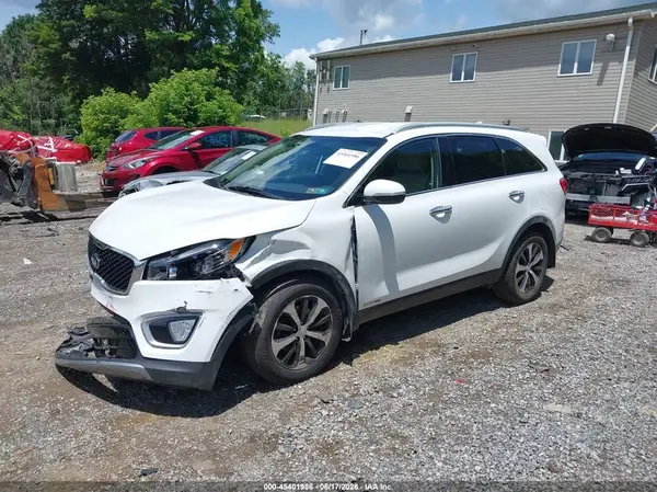 5XYPHDA56JG367618 2018 KIA SORENTO - Image 2