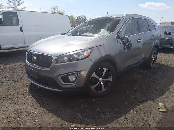 5XYPHDA56JG421032 2018 KIA SORENTO - Image 2