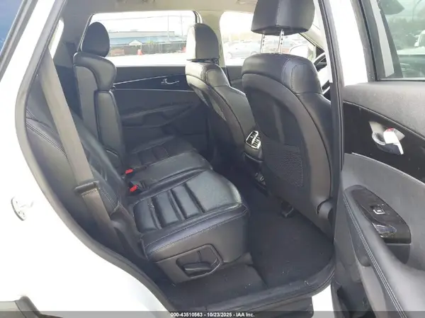 5XYPHDA56KG502789 2019 KIA SORENTO - Image 8