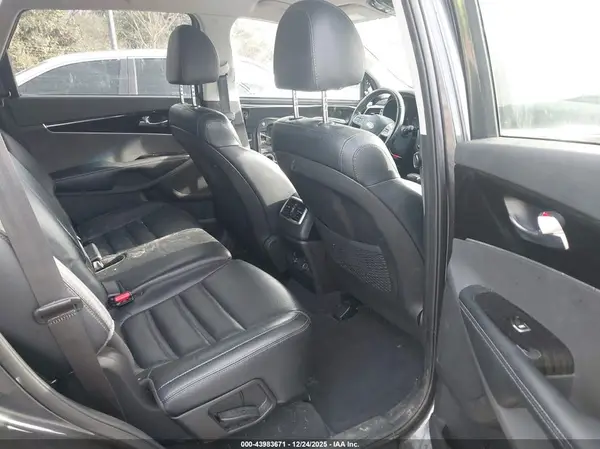 5XYPHDA56KG515249 2019 KIA SORENTO - Image 8