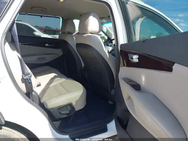 5XYPHDA57GG006570 2016 KIA SORENTO - Image 8