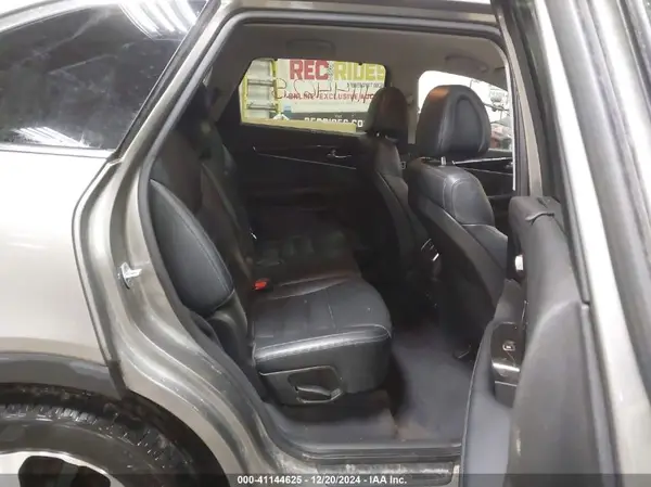 5XYPHDA57GG142827 2016 KIA SORENTO - Image 8