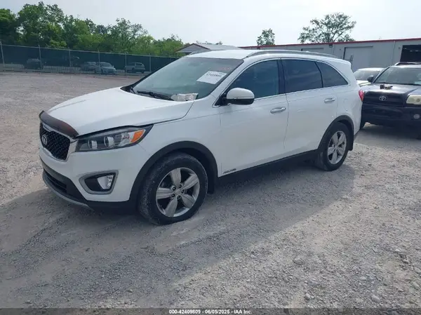 5XYPHDA57GG171051 2016 KIA SORENTO - Image 2
