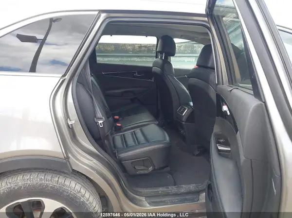 5XYPHDA57HG305476 2017 KIA SORENTO - Image 8