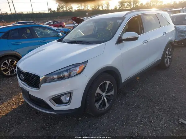 5XYPHDA57HG312928 2017 KIA SORENTO - Image 2