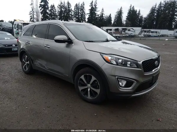 5XYPHDA57HG323234 2017 KIA SORENTO - Image 1